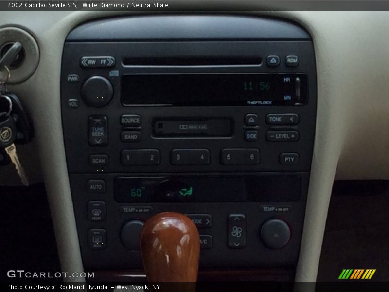 White Diamond / Neutral Shale 2002 Cadillac Seville SLS