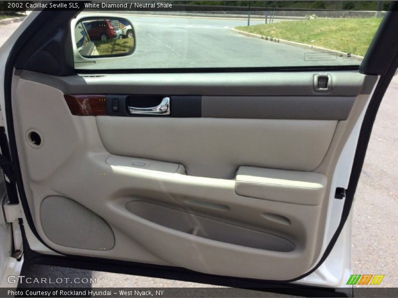 White Diamond / Neutral Shale 2002 Cadillac Seville SLS