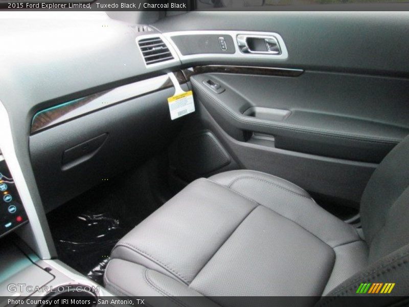Tuxedo Black / Charcoal Black 2015 Ford Explorer Limited