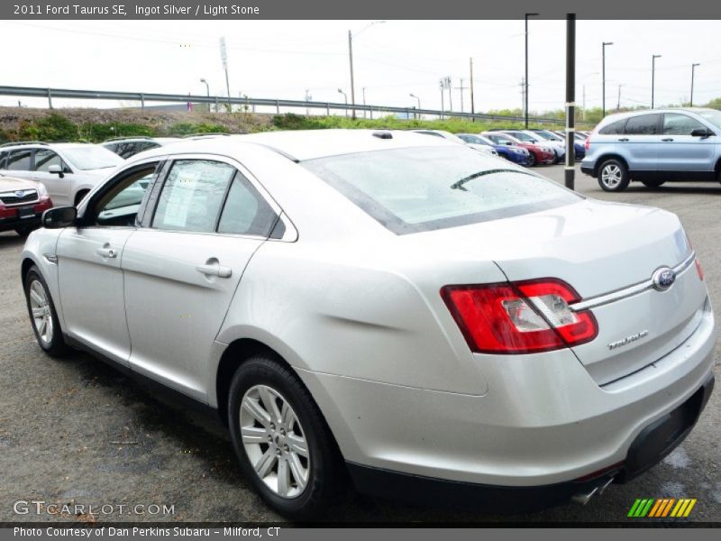 Ingot Silver / Light Stone 2011 Ford Taurus SE