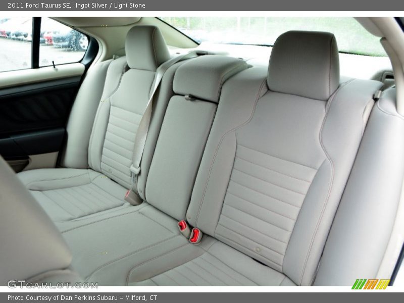 Ingot Silver / Light Stone 2011 Ford Taurus SE