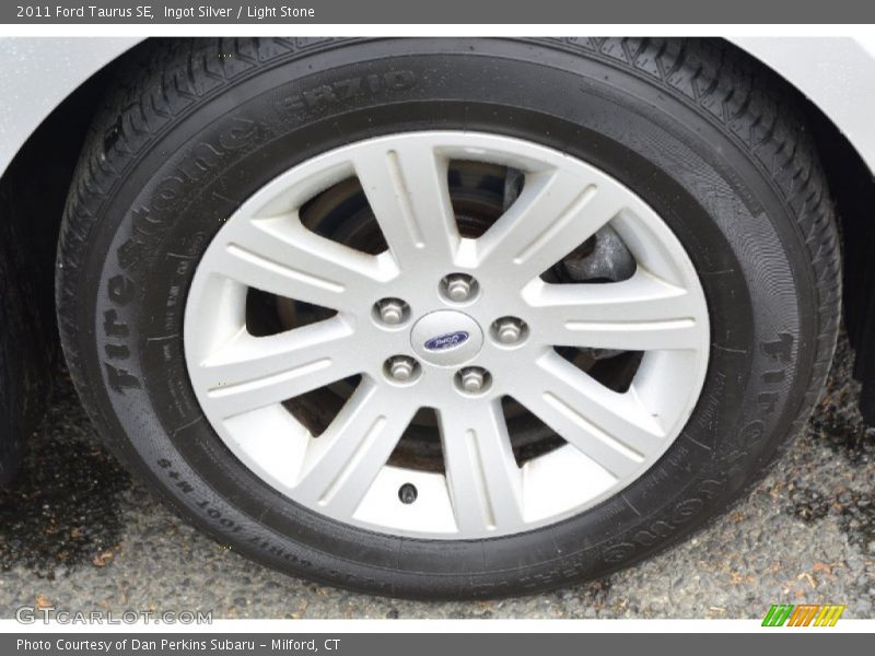 Ingot Silver / Light Stone 2011 Ford Taurus SE