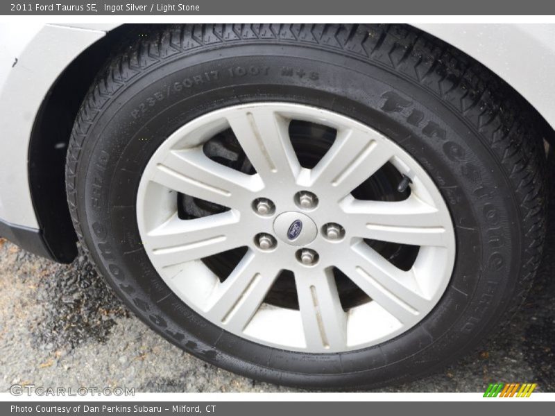 Ingot Silver / Light Stone 2011 Ford Taurus SE