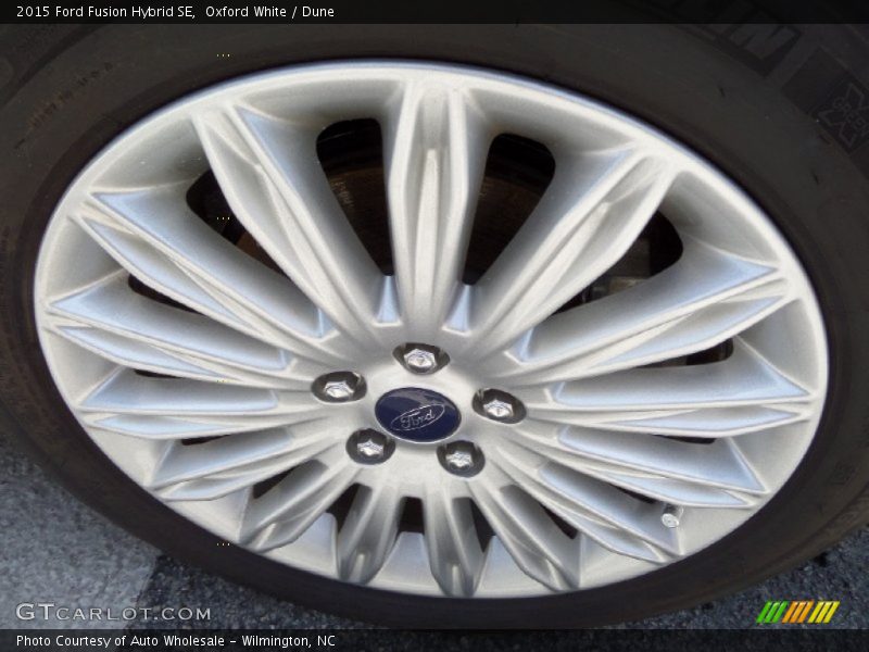 Oxford White / Dune 2015 Ford Fusion Hybrid SE