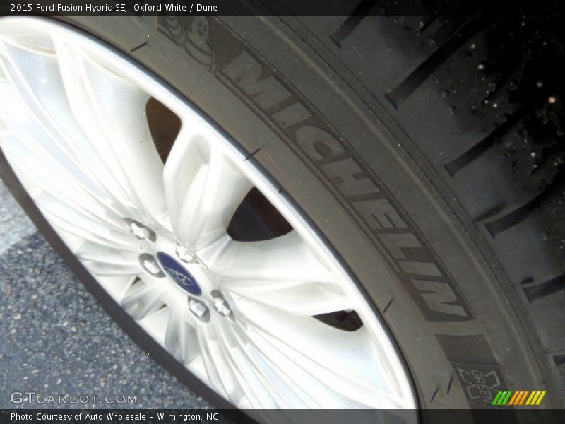 Oxford White / Dune 2015 Ford Fusion Hybrid SE