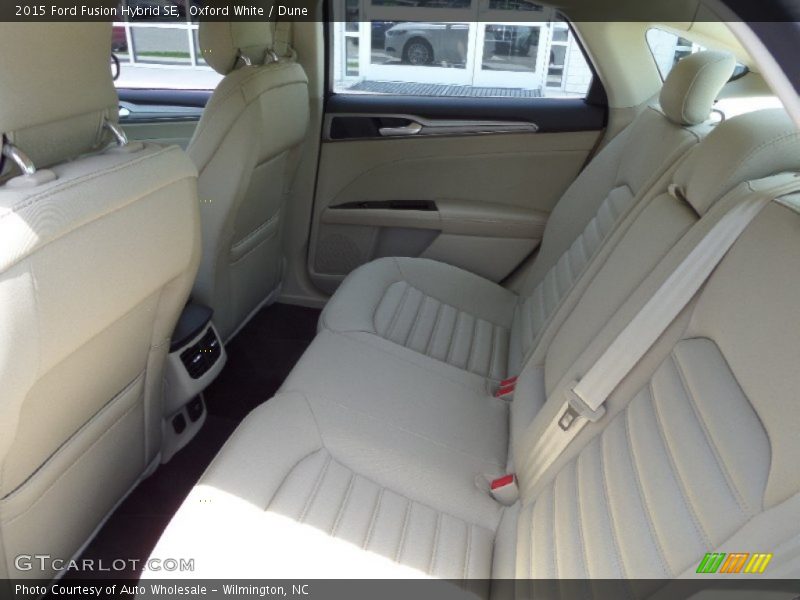 Oxford White / Dune 2015 Ford Fusion Hybrid SE