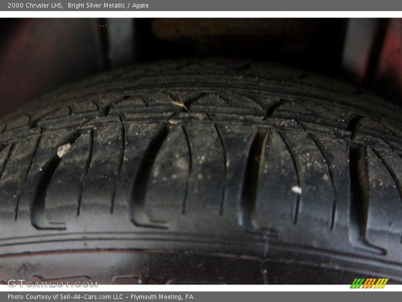Bright Silver Metallic / Agate 2000 Chrysler LHS
