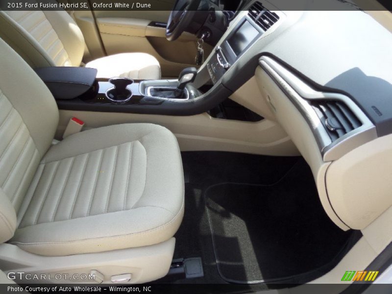Oxford White / Dune 2015 Ford Fusion Hybrid SE