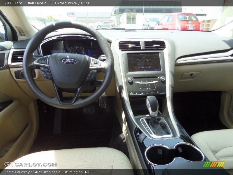 Oxford White / Dune 2015 Ford Fusion Hybrid SE