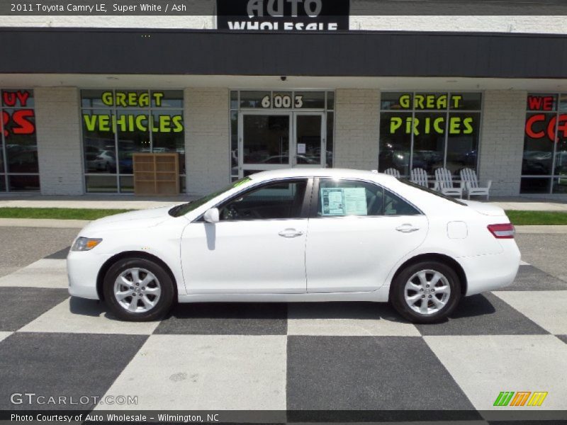 Super White / Ash 2011 Toyota Camry LE
