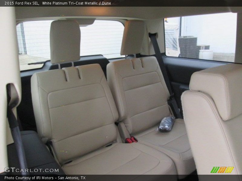 White Platinum Tri-Coat Metallic / Dune 2015 Ford Flex SEL