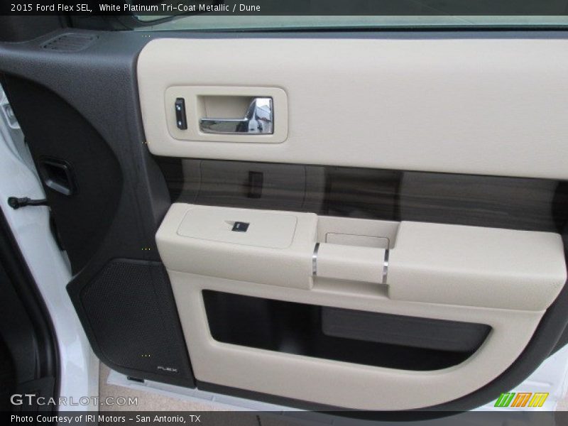 White Platinum Tri-Coat Metallic / Dune 2015 Ford Flex SEL