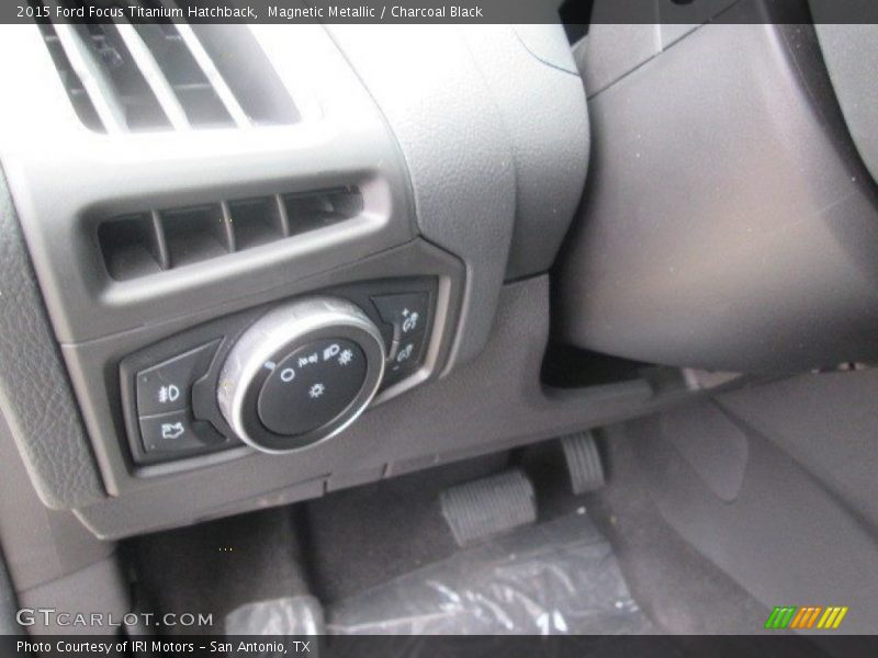 Magnetic Metallic / Charcoal Black 2015 Ford Focus Titanium Hatchback
