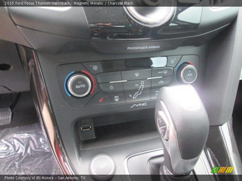 Magnetic Metallic / Charcoal Black 2015 Ford Focus Titanium Hatchback