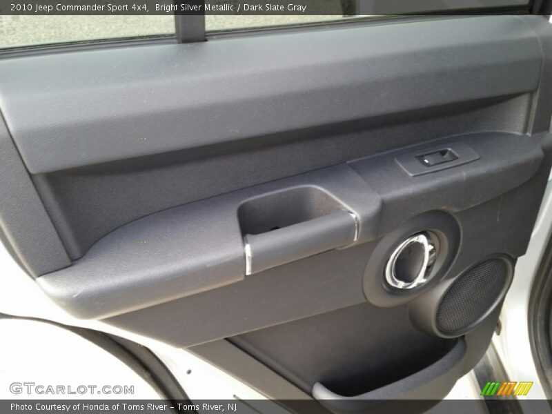 Bright Silver Metallic / Dark Slate Gray 2010 Jeep Commander Sport 4x4
