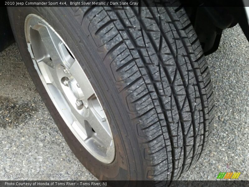 Bright Silver Metallic / Dark Slate Gray 2010 Jeep Commander Sport 4x4