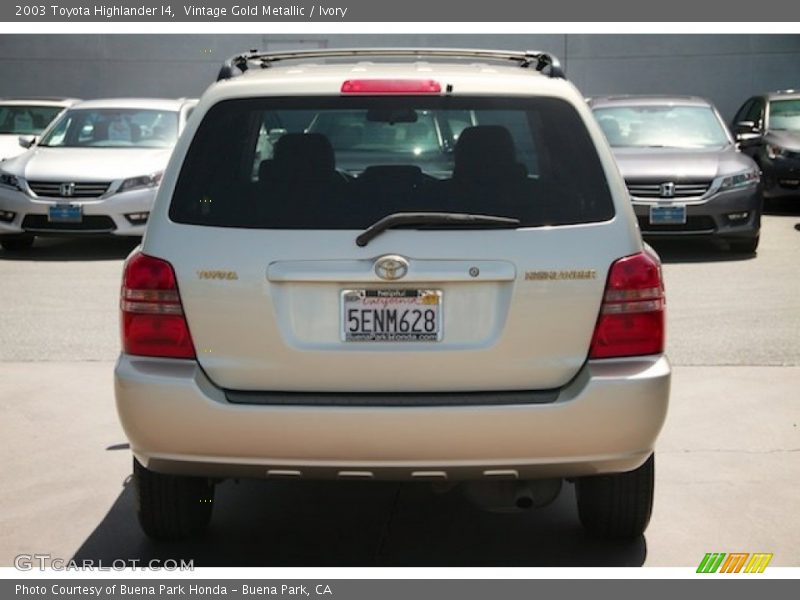 Vintage Gold Metallic / Ivory 2003 Toyota Highlander I4