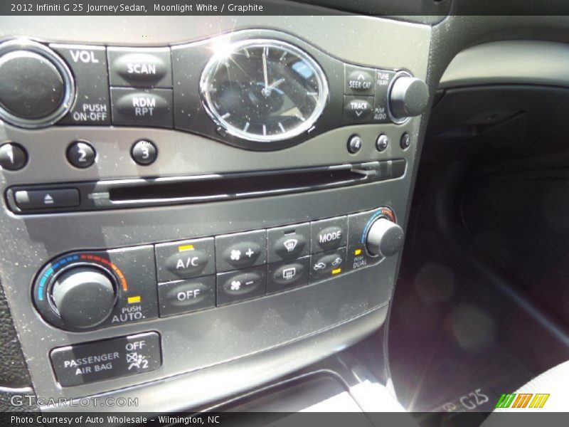 Moonlight White / Graphite 2012 Infiniti G 25 Journey Sedan