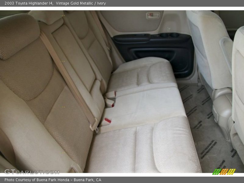 Vintage Gold Metallic / Ivory 2003 Toyota Highlander I4