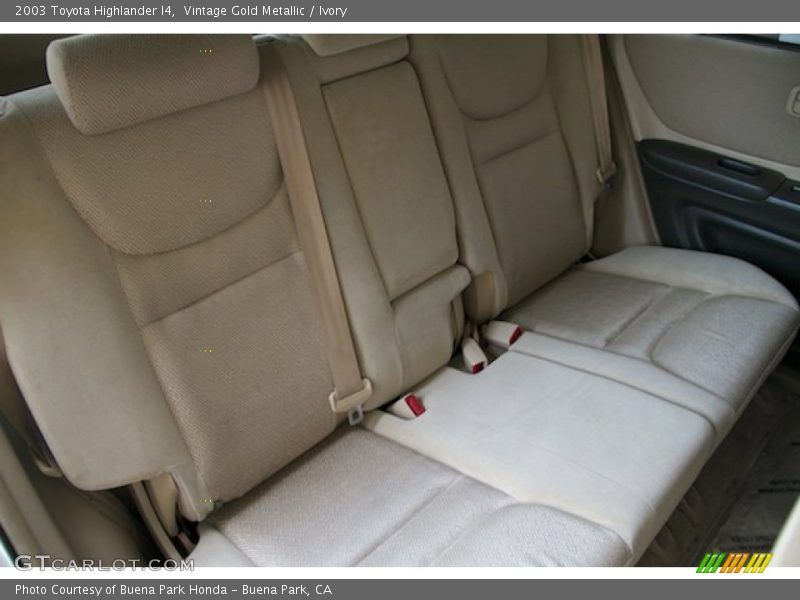 Vintage Gold Metallic / Ivory 2003 Toyota Highlander I4