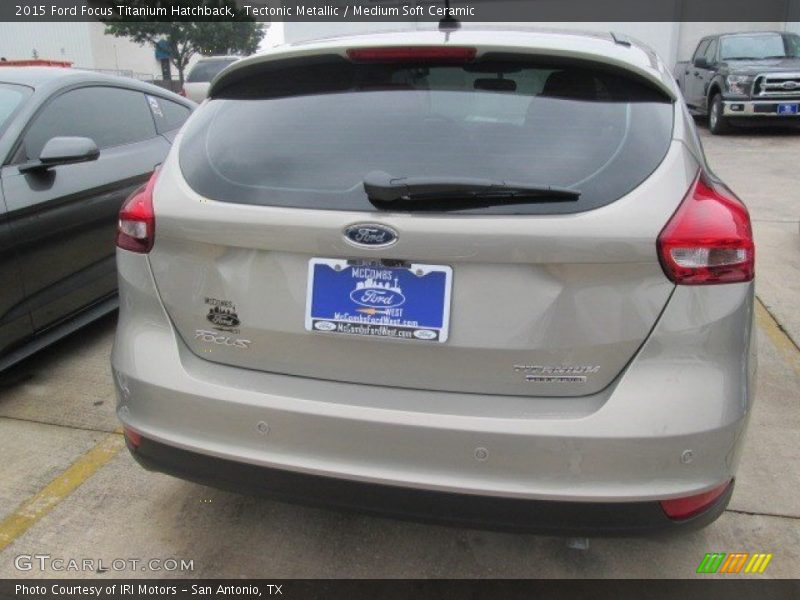 Tectonic Metallic / Medium Soft Ceramic 2015 Ford Focus Titanium Hatchback