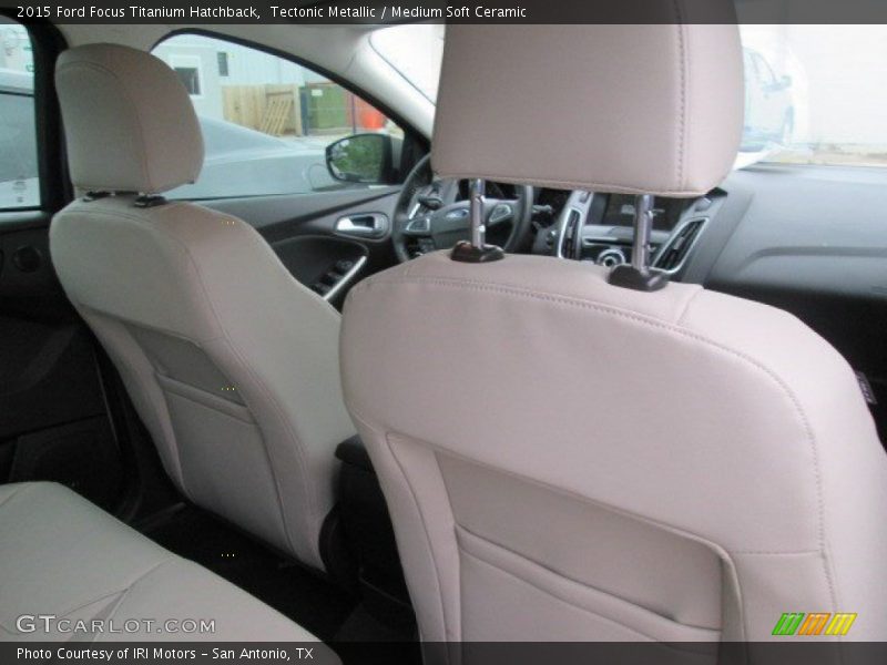 Tectonic Metallic / Medium Soft Ceramic 2015 Ford Focus Titanium Hatchback