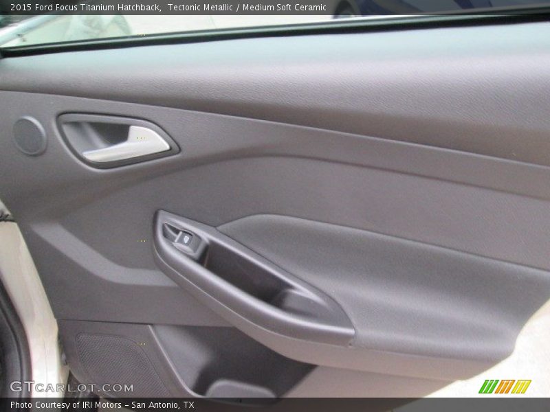 Tectonic Metallic / Medium Soft Ceramic 2015 Ford Focus Titanium Hatchback