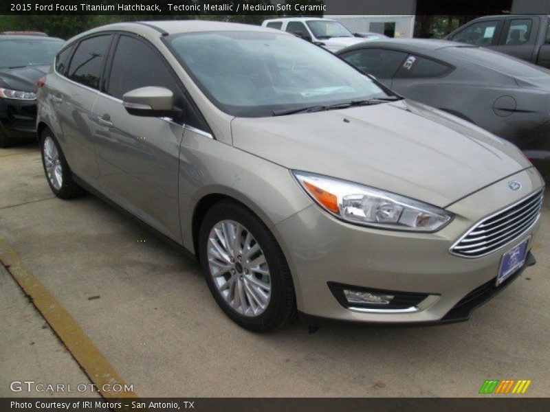 Tectonic Metallic / Medium Soft Ceramic 2015 Ford Focus Titanium Hatchback