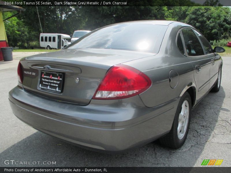 Dark Shadow Grey Metallic / Dark Charcoal 2004 Ford Taurus SE Sedan