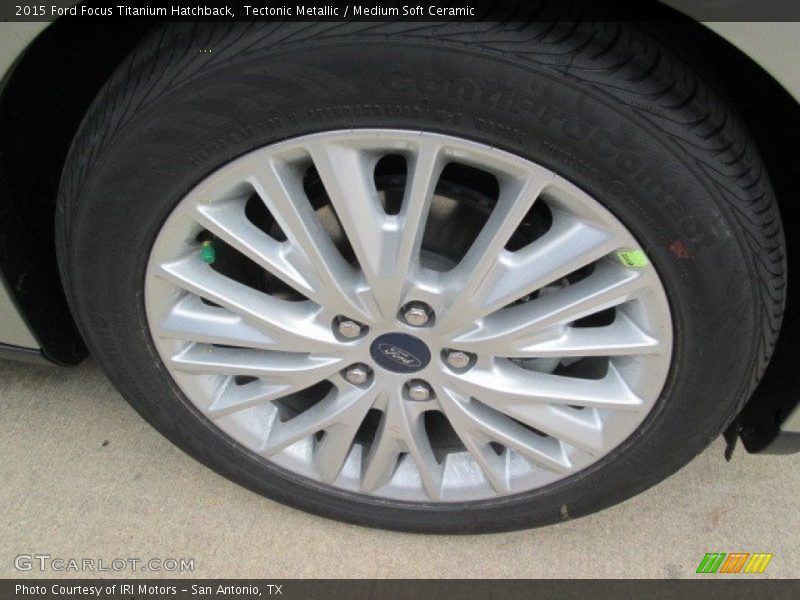Tectonic Metallic / Medium Soft Ceramic 2015 Ford Focus Titanium Hatchback
