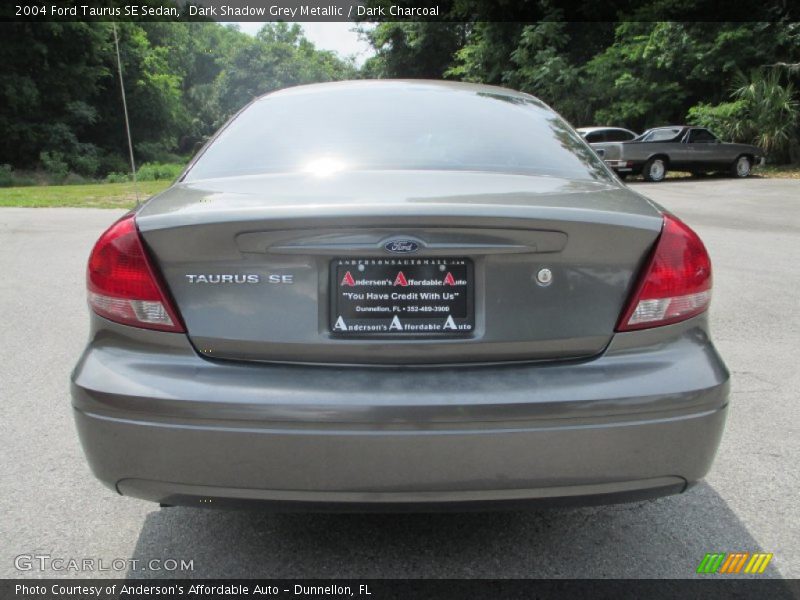 Dark Shadow Grey Metallic / Dark Charcoal 2004 Ford Taurus SE Sedan