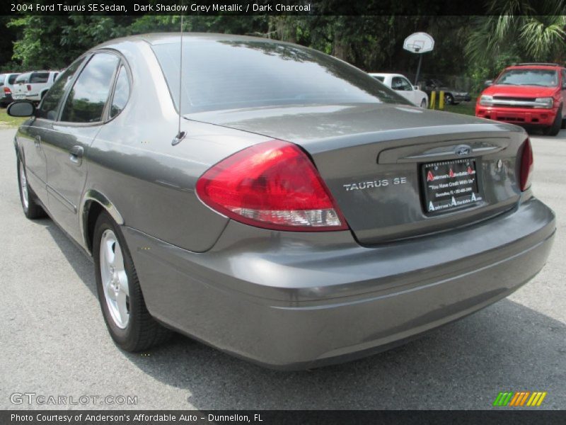 Dark Shadow Grey Metallic / Dark Charcoal 2004 Ford Taurus SE Sedan