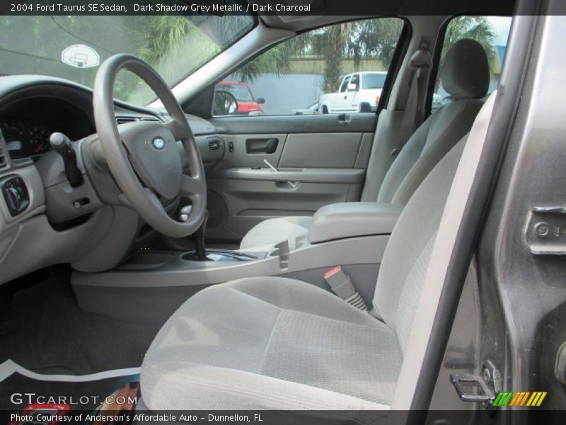  2004 Taurus SE Sedan Dark Charcoal Interior