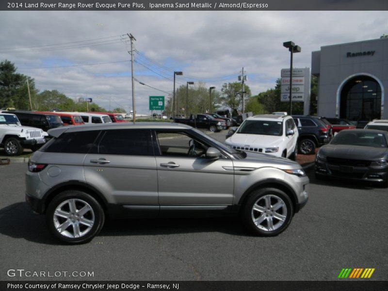 Ipanema Sand Metallic / Almond/Espresso 2014 Land Rover Range Rover Evoque Pure Plus