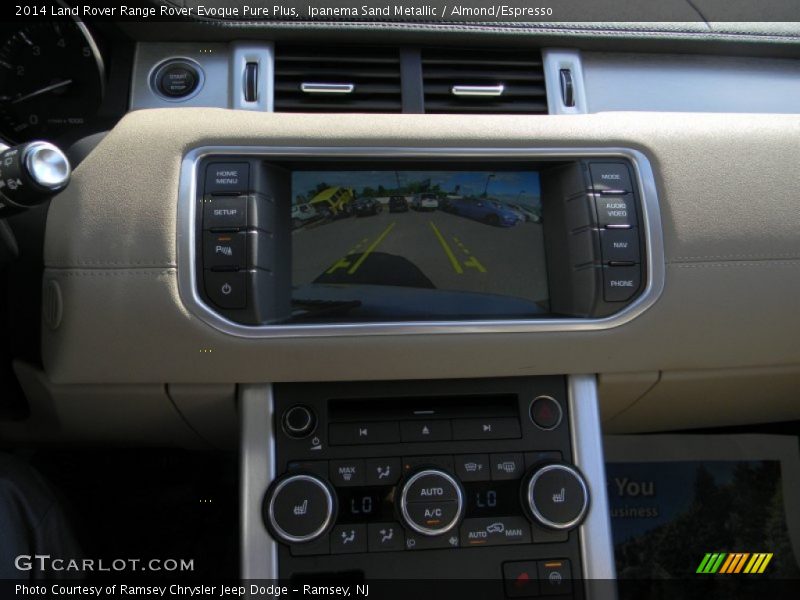 Ipanema Sand Metallic / Almond/Espresso 2014 Land Rover Range Rover Evoque Pure Plus
