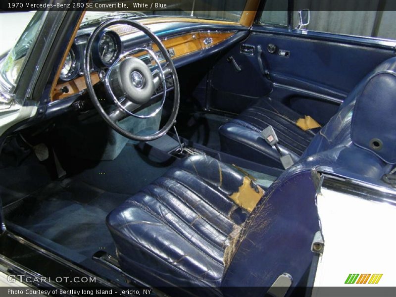 White / Blue 1970 Mercedes-Benz 280 SE Convertible