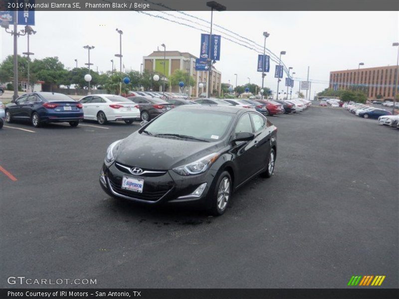 Phantom Black / Beige 2016 Hyundai Elantra SE