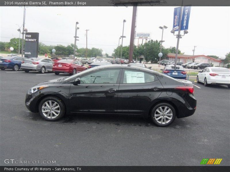 Phantom Black / Beige 2016 Hyundai Elantra SE