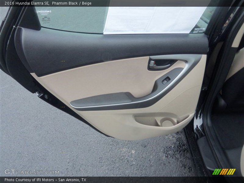 Phantom Black / Beige 2016 Hyundai Elantra SE