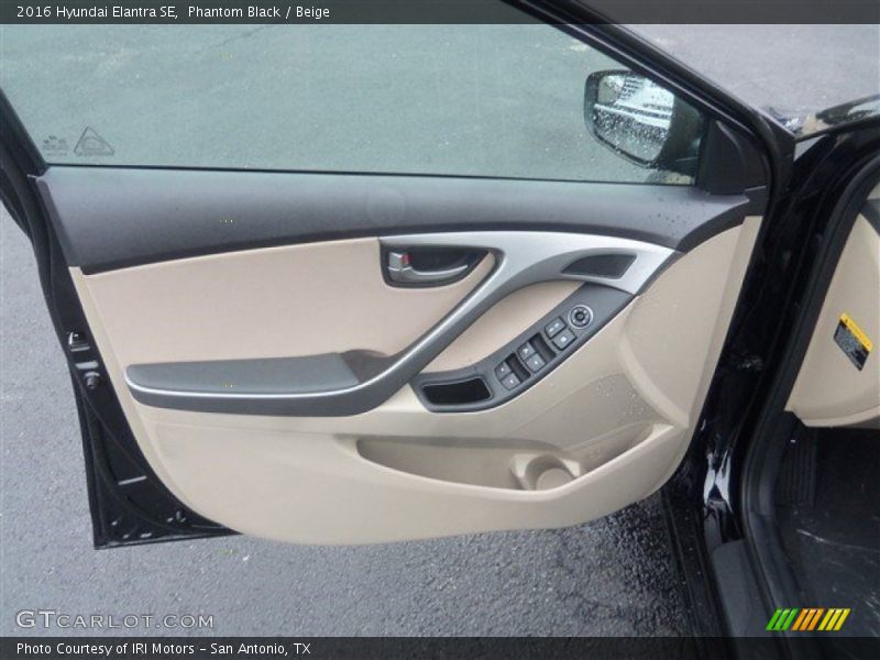 Phantom Black / Beige 2016 Hyundai Elantra SE