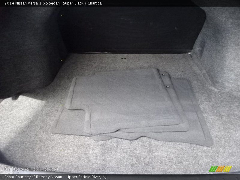 Super Black / Charcoal 2014 Nissan Versa 1.6 S Sedan