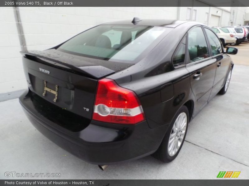 Black / Off Black 2005 Volvo S40 T5