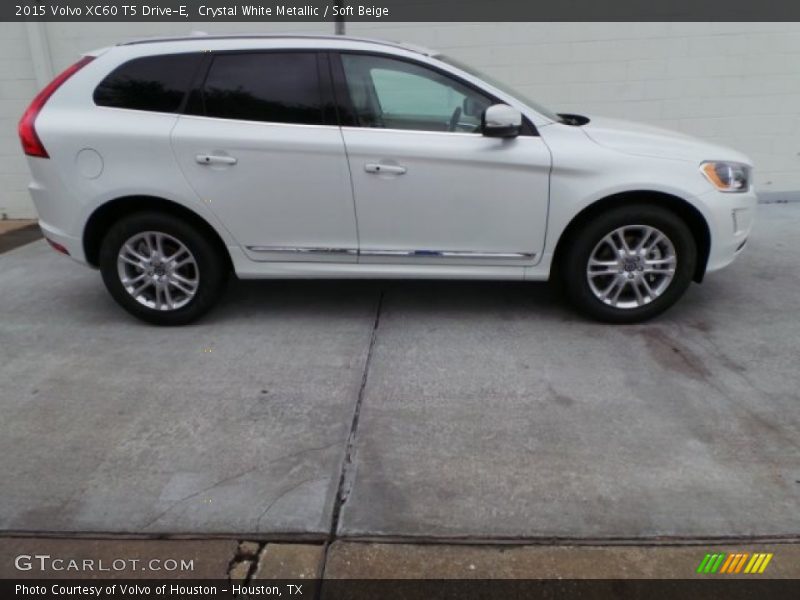 Crystal White Metallic / Soft Beige 2015 Volvo XC60 T5 Drive-E