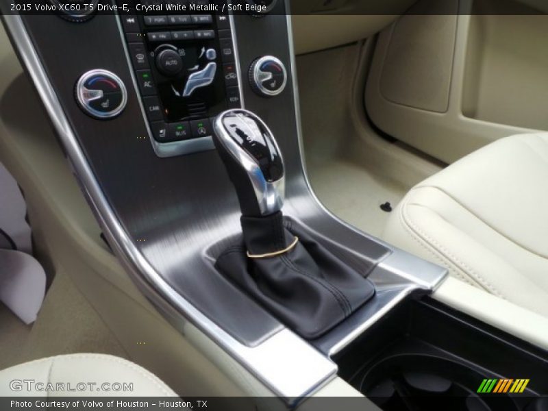 Crystal White Metallic / Soft Beige 2015 Volvo XC60 T5 Drive-E