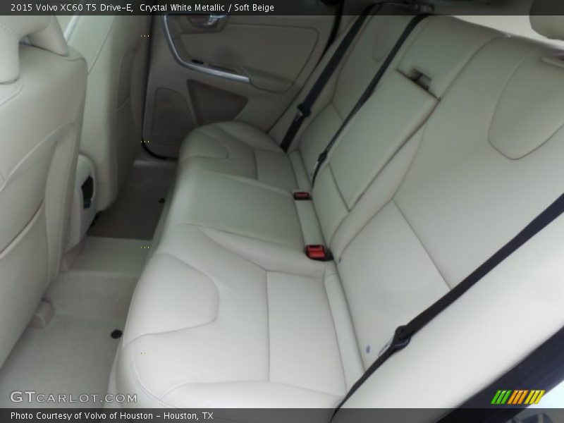 Crystal White Metallic / Soft Beige 2015 Volvo XC60 T5 Drive-E