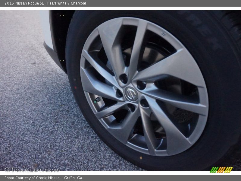 Pearl White / Charcoal 2015 Nissan Rogue SL