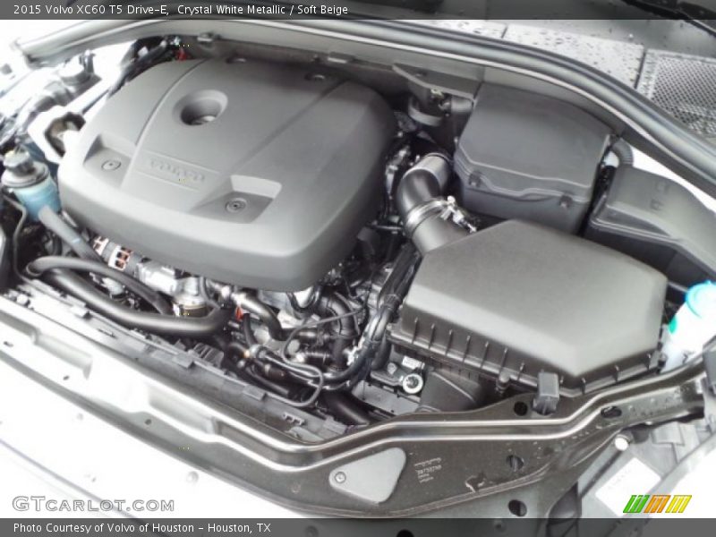 Crystal White Metallic / Soft Beige 2015 Volvo XC60 T5 Drive-E