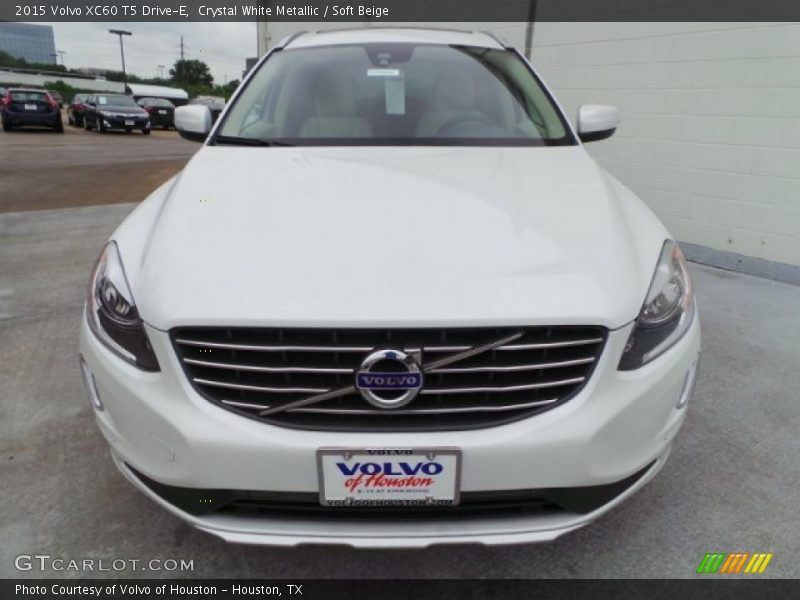 Crystal White Metallic / Soft Beige 2015 Volvo XC60 T5 Drive-E