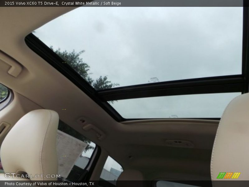 Crystal White Metallic / Soft Beige 2015 Volvo XC60 T5 Drive-E