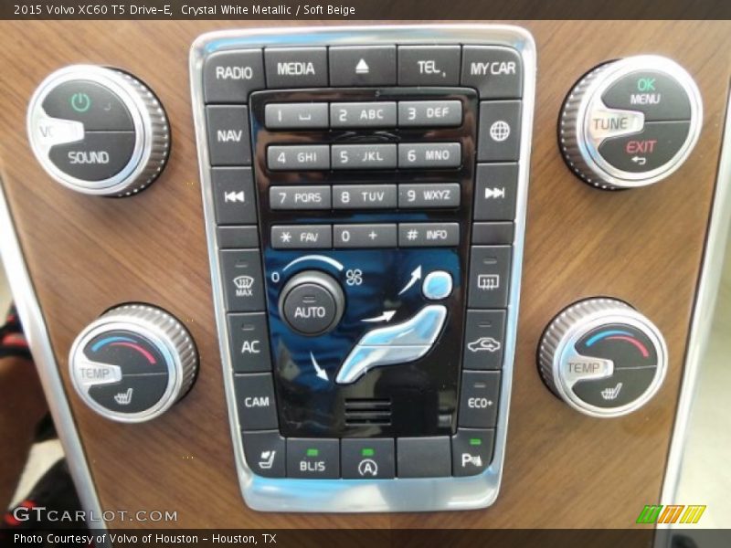 Crystal White Metallic / Soft Beige 2015 Volvo XC60 T5 Drive-E